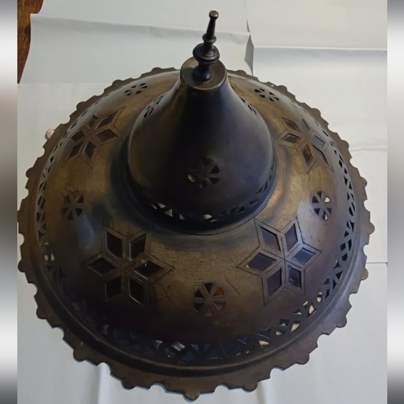 Trump Taj Mahal Casino Ceiling Light Shade! Copy of Receipt and Dead Casino Pics - Picture 3 of 10